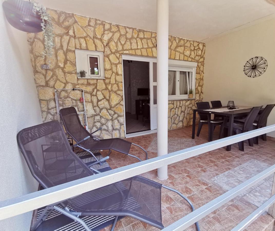 Apartman Helena *